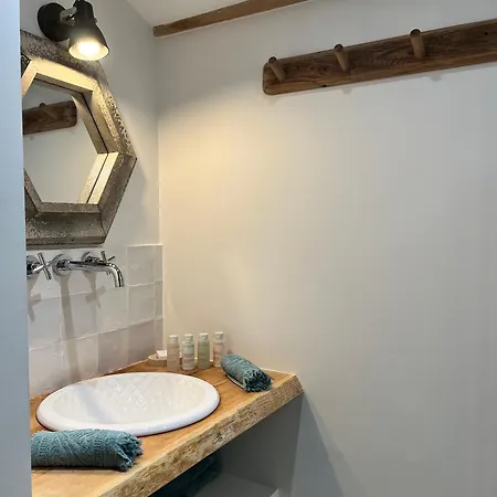 La Maison Des Chenes - 5 Etoiles * 카발레르쉬르메르